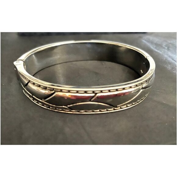 Brighton Silvertone Hinged Bracelet Etched Design Bangle - Picture 1 of 6